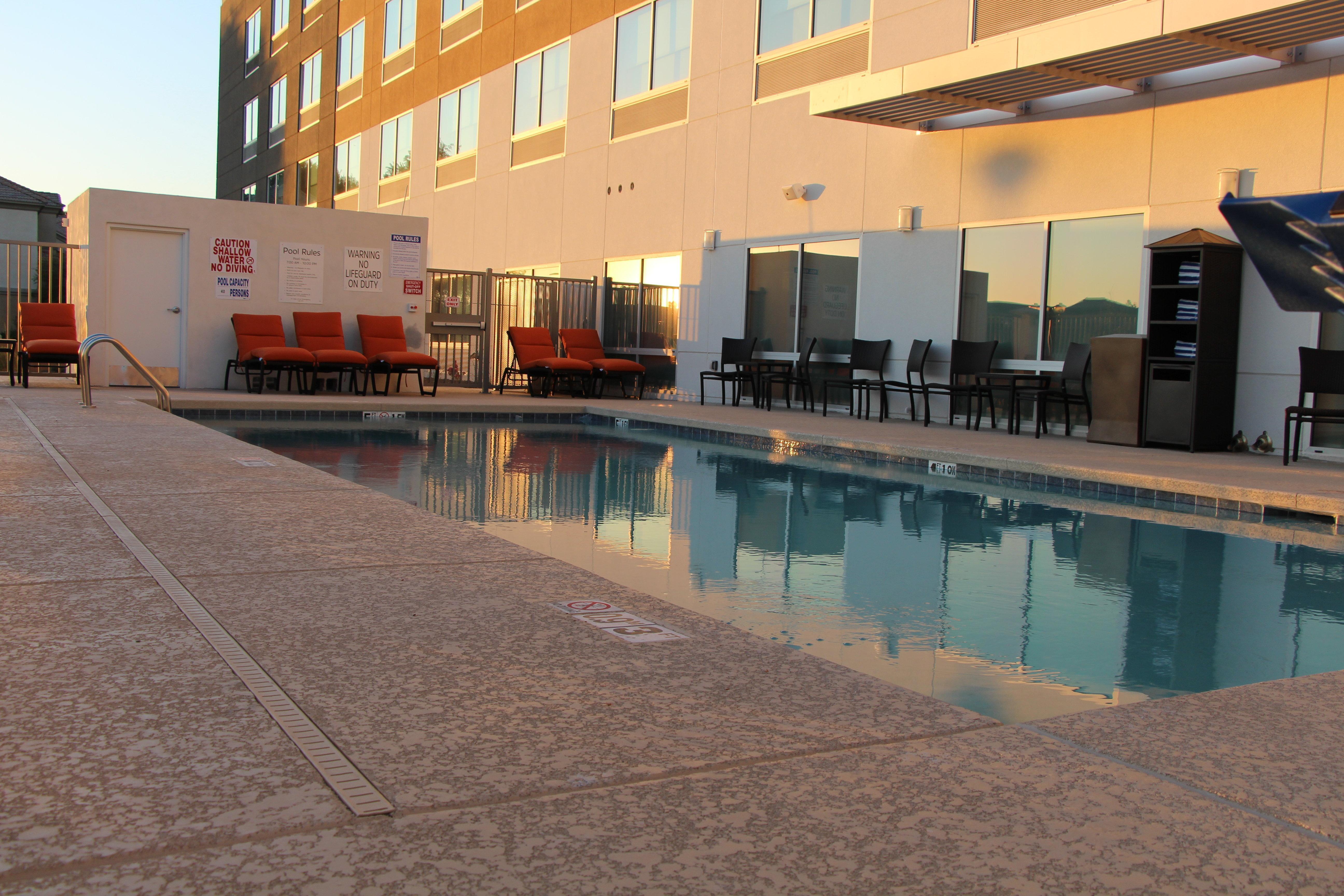 Holiday Inn Express & Suites - Phoenix - Airport North By Ihg Eksteriør billede